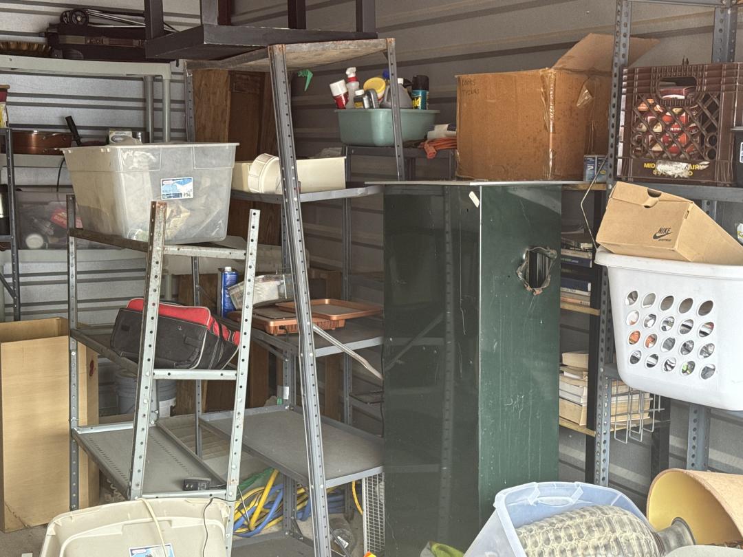 Storage Unit Auction in South Roxana, IL at Advantage SelfStorage